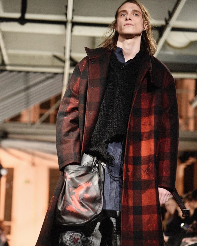 Yohji Yamamoto pour Homme AW20 show 
Backstage by @elise_toide 
#YohjiYamamoto #...