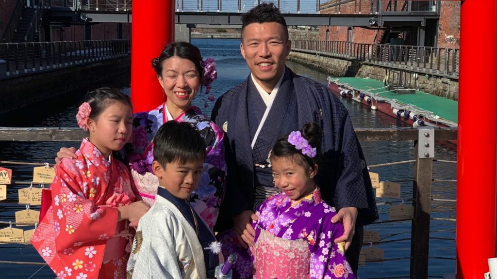 The whole family experienced kimono and photographed on a trip to Hakodate, Hokkaido