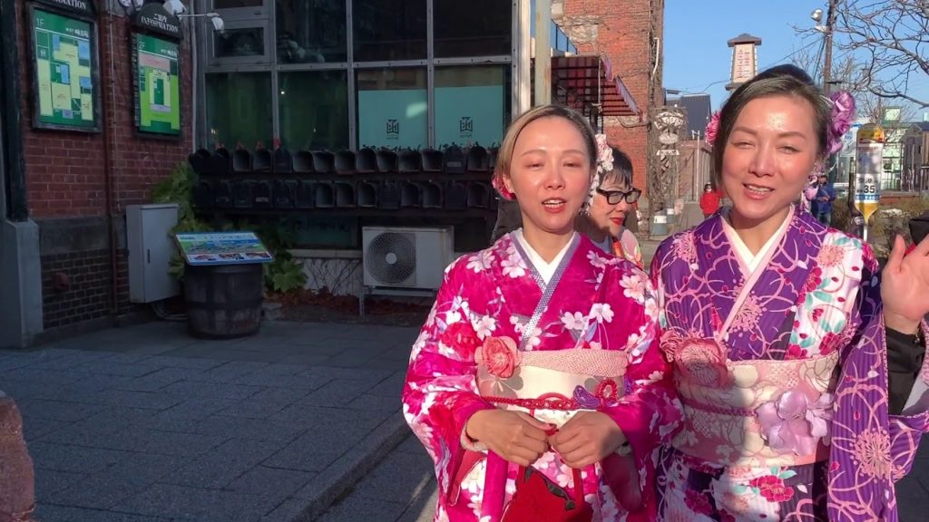 Beautiful mother and daughter enjoyed a kimono experience on a trip to Hakodate, Hokkaido