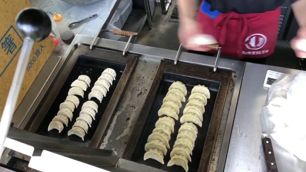 Japanese street food - dumplings | 日本街頭小食 -  餃子