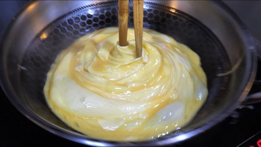 회오리 오므라이스 / 계란을 회오리 모양 만드는 방법 / Tornado Omelet rice Master / 길거리 음식 / Korea Street Food 회오리 오므라이스 / 계란을 회오리 모양 만드는 방법 / Tornado Omelet rice Master / 길거리 음식 / Korea Street Food