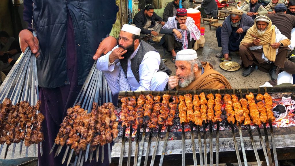 Fazal Tikka boti peshawar | Beef Chicken tikka Peshawar, || people for crazy | Street Food Asain