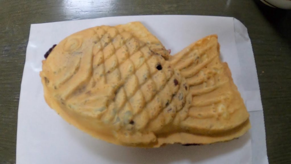 4K japanese street food taiyaki 『wakaba』yotsuya tokyo japan ( travel to japan, trip in japan)
