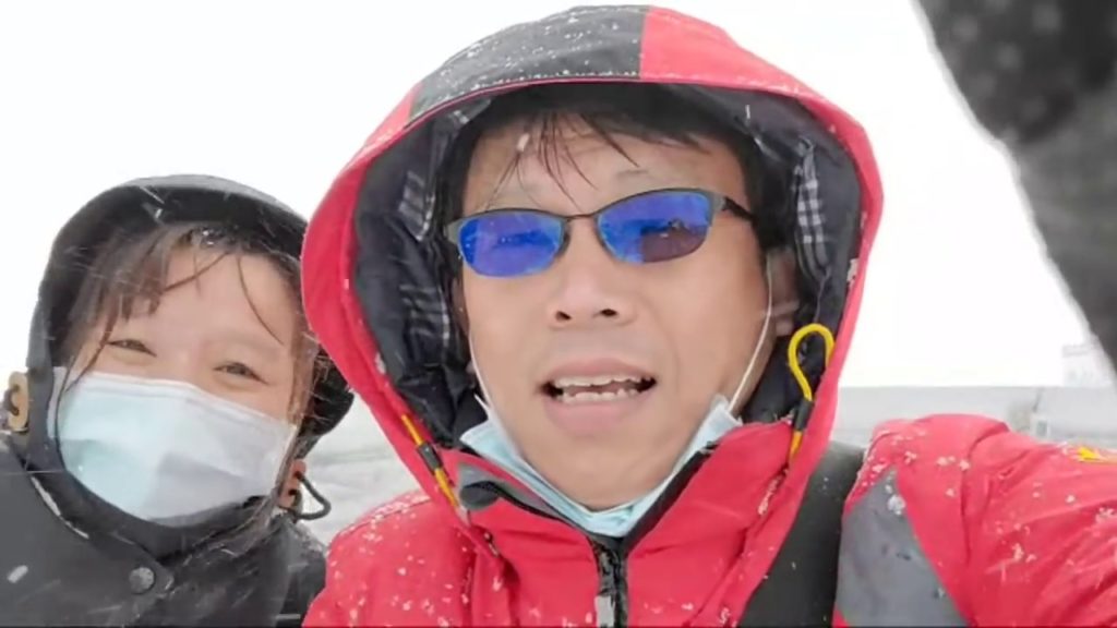北海道函館下雪 零下4度 兩人冷爆 小菜堆小雪人實況直播EP44😄