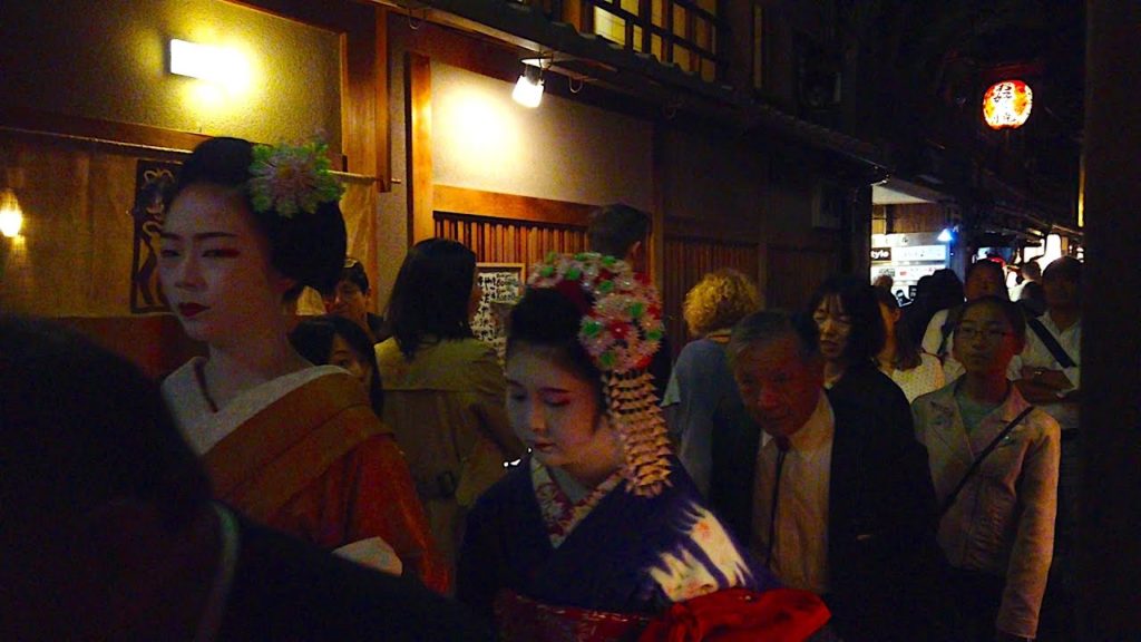 Kyoto walk - Iroha (すきやき いろは) - 4K