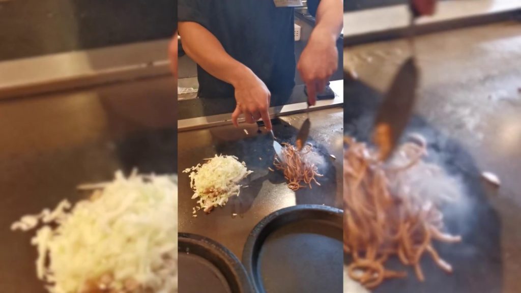 #ChrisCalubEats: Okonomiyaki with Soba Noodles (Hiroshima Style) Odaiba, Tokyo, Japan #ChrisCalubEats: Okonomiyaki with Soba Noodles (Hiroshima Style) Odaiba, Tokyo, Japan