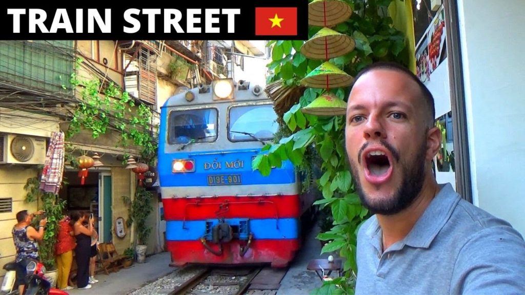 HANOI'S TRAIN STREET – VIETNAM π»π³ HANOI'S TRAIN STREET - VIETNAM π»π³