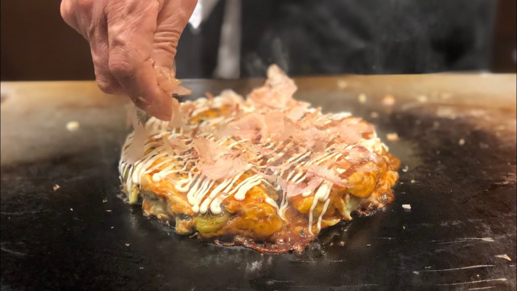 23년동안 오코노미야끼만 장사해온 오코노미야끼장인 - Japanese style iron plate seafood cheese pizza - Korean food