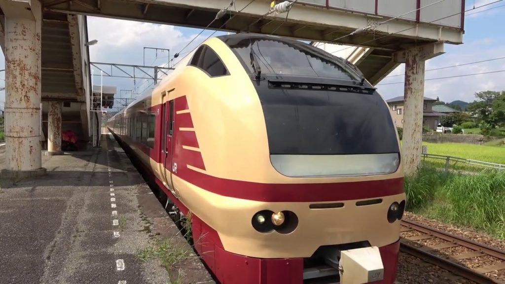 秋田新幹線E6系こまちがE653系国鉄色を追い抜きした日  Akita shinkansen ＆ Extra trains 720p