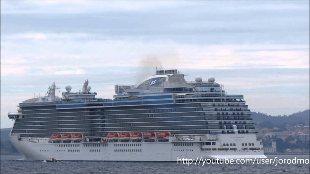 Cruise Ship ROYAL PRINCESS leaving Vigo