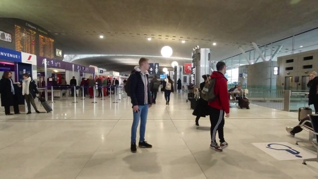 Paris Charles de Gaulle Airport (シャルルドゴール空港 第二ターミナル) – 4K Paris Charles de Gaulle Airport (シャルルドゴール空港 第二ターミナル) - 4K