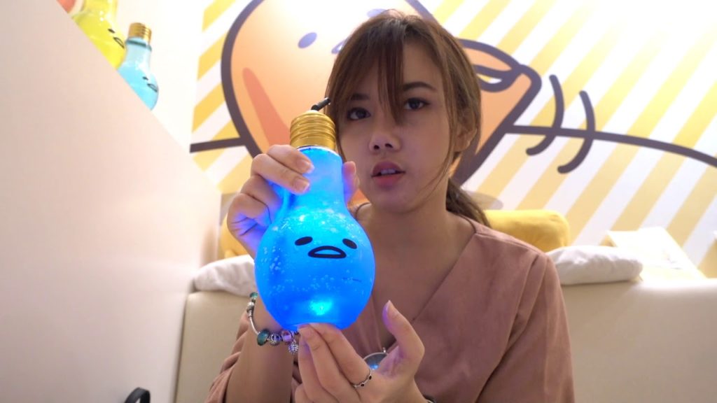 Japan Cafe | Gudetama Cafe | OSAKA Vlog | HEP FIVE UMEDA | JAPAN TRIP | Sep 2017