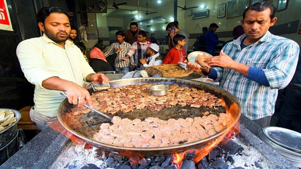 Muslim Street Food in INDIA - TUNDAY KEBAB + MUGHLAI Food in Lucknow!! CRAZY Indian Street Food