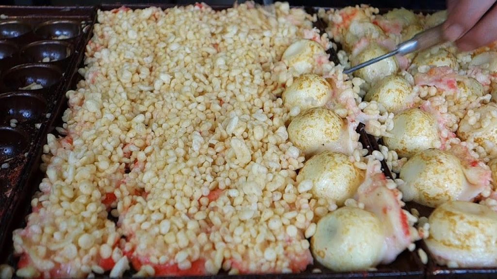 たこ焼十八番西中島本店 ｜ 天かす山盛り！プロ技のたこ焼き Takoyaki Juhachiban in Nishinakajima Osaka.Japanese Street Food.章鱼烧