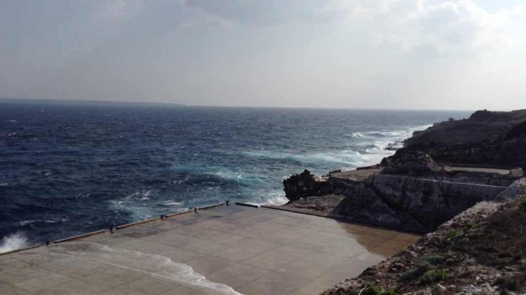 dangerous port no breakwater　south-DAITOH island Okinawa Japan　南大東島の港　防波堤が無い港は海水浸しに！