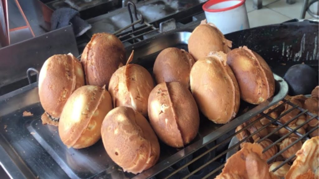 진주 공룡알 아저씨 공룡알빵 / 길거리 음식 / korean street food / Dinosaur Egg Bread 진주 공룡알 아저씨 공룡알빵 / 길거리 음식 / korean street food / Dinosaur Egg Bread