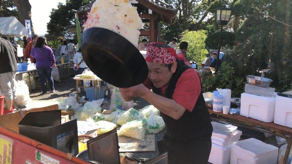 天に舞う伝説のチャーハン職人 拝みチャーハン 2020 職人技 鍋振り職人 さくら祭り　法華寺　静岡県沼津市　Japanese Street Food 屋台飯　飯テロ　グルメ　観光スポット