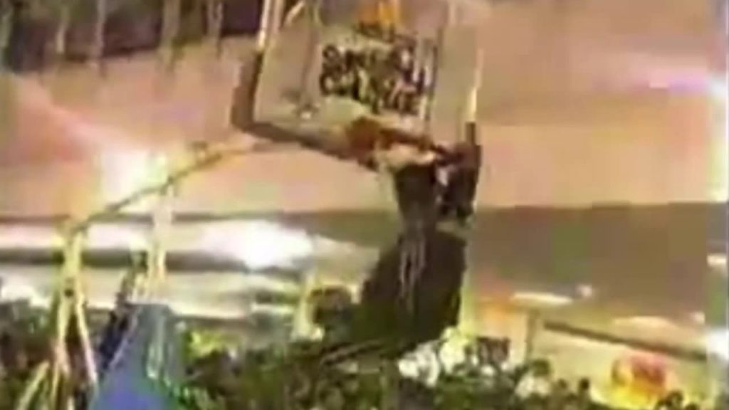 Kobe Bryant elbow dunk - 1998