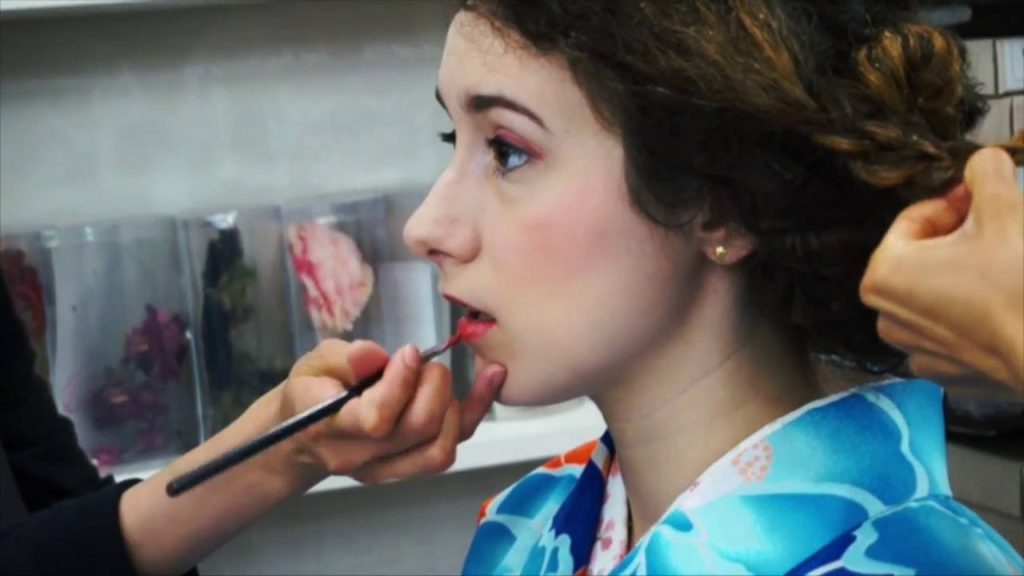 Jess rents a kimono in Fukuoka