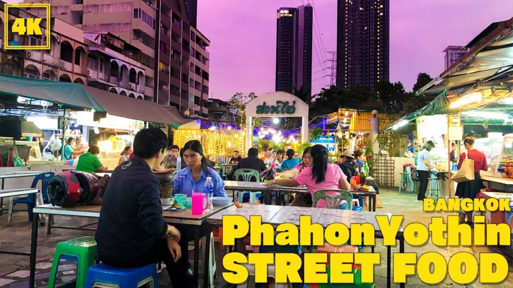 Street Food Market where tourists can go!  Phahon Yothin!