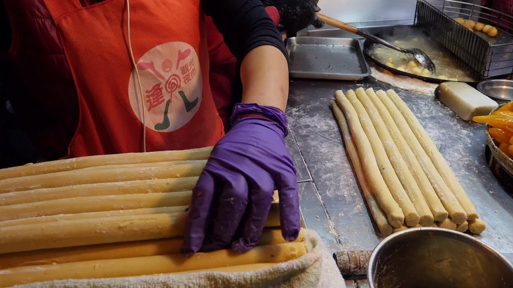 30년 전통! 줄서서 먹는 고구마볼 튀김 / 30 years career! fried potato balls / taiwanese street food 30년 전통! 줄서서 먹는 고구마볼 튀김 / 30 years career! fried potato balls / taiwanese street food