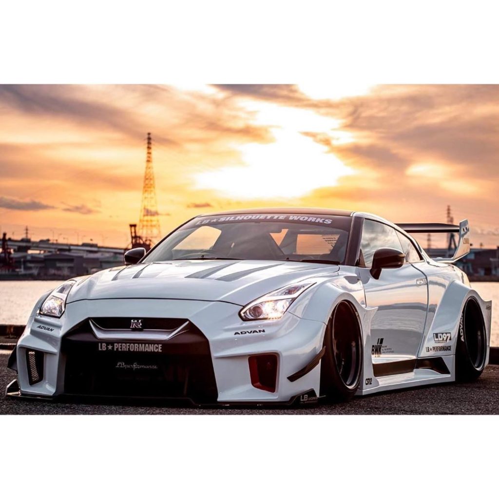 Liberty Walk with a view 
Photo  @libertywalkkato .
.
.
.
Follow the Crew:  @Nis...