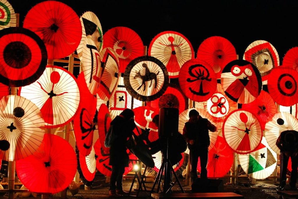 Visit Japan: The Yamaga Lantern Festival lights up the night!  Yamaga, in Kumamoto Prefecture… The Yamaga Lantern Festival lights up the night!  Yamaga, in Kumamoto Prefecture...
