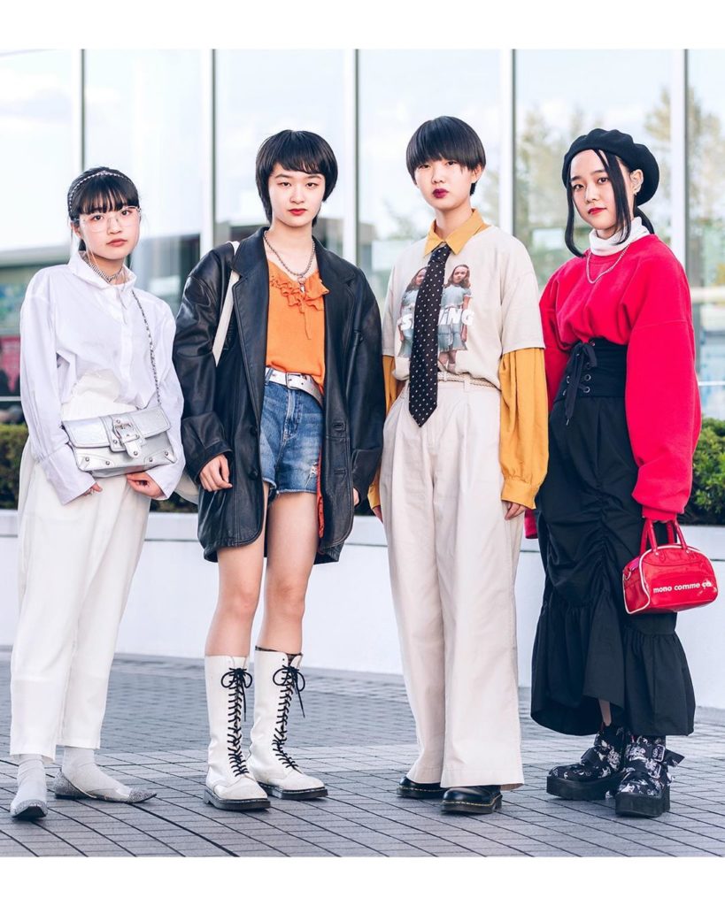 Tokyo Fashion: Japanese high school students Hana (@emmananahana), Koume (@koumenoworld), Rik… Japanese high school students Hana (@emma_nana_hana), Koume (@koumenoworld), Rik...