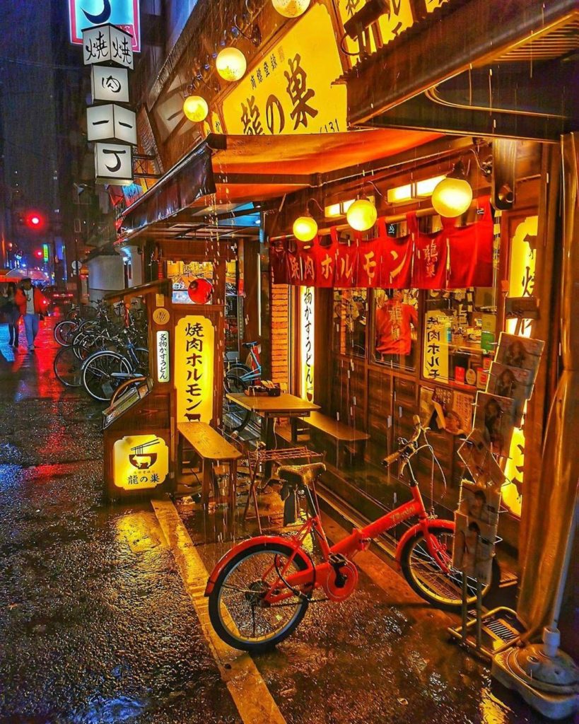 A little rain, a lot of light, and a perfectly positioned bicycle: we're loving ...