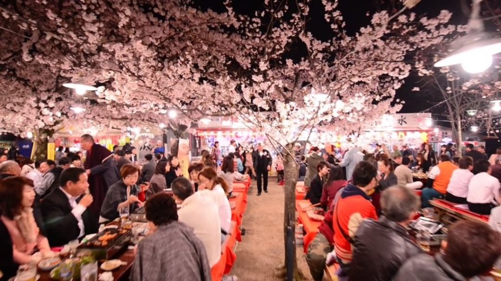 Maruyama Park is Kyoto’s most popular park for cherry blossom viewing. Featuring...