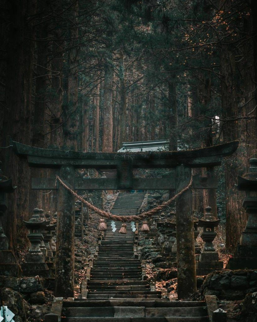 Japan Travel: Kamishikimi Kumano-imasu: a small shrine, with a big atmosphere! If you visit, b… Kamishikimi Kumano-imasu: a small shrine, with a big atmosphere! If you visit, b...