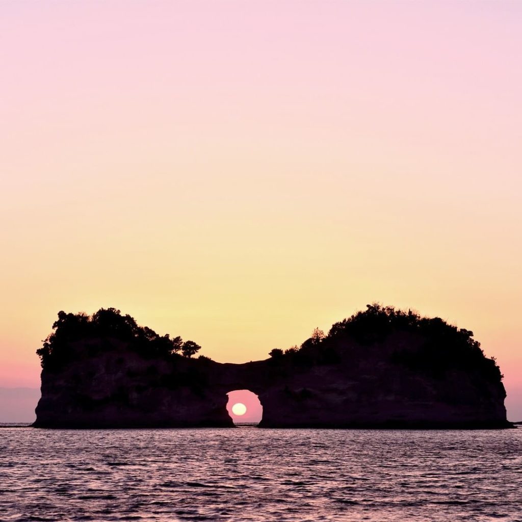 .
Engetsu Island rests like a cyclops in the Pacific Ocean as the sun sets. #Tog...