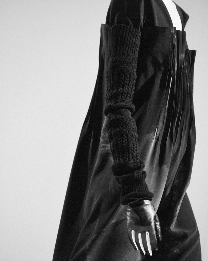 Yohji Yamamoto AW20-21 collection. 
Backstage by @elise_toide
Hair by @eugenesou...