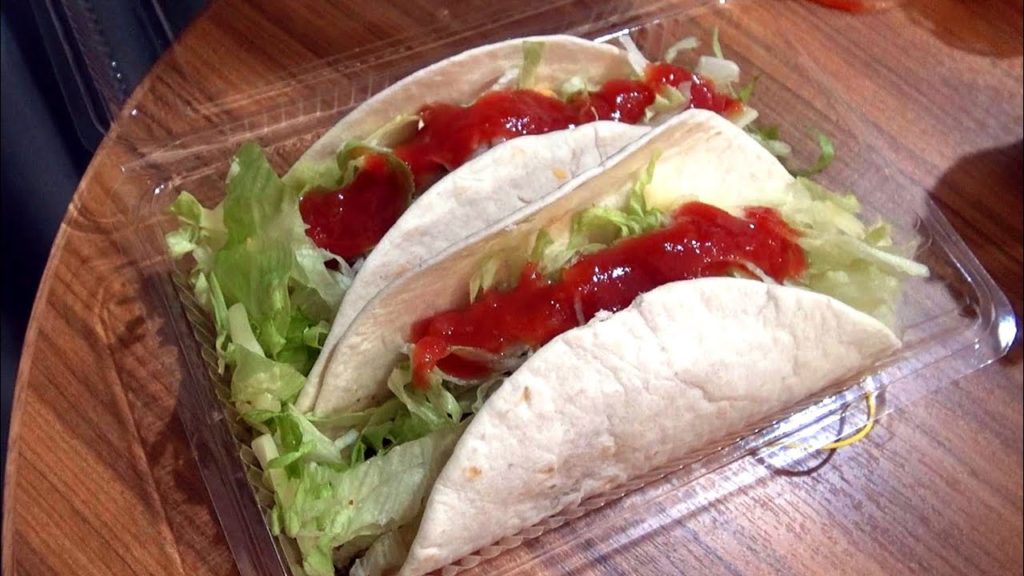 In the room at Hotel JAL City Naha タコスとシュリンプとCalbeeポテリコでオリオンと愛さのJALシティ那覇の部屋飲みは:Gourmet Reportグルメレポート In the room at Hotel JAL City Naha タコスとシュリンプとCalbeeポテリコでオリオンと愛さのJALシティ那覇の部屋飲みは:Gourmet Reportグルメレポート