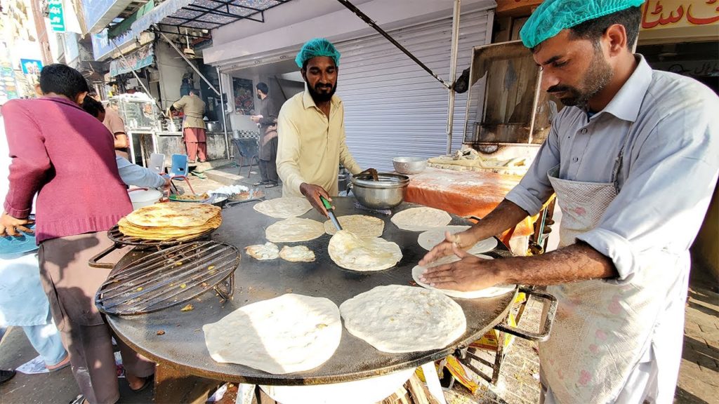 SPICY STREET FOOD in Pakistan MUTTON KORMA & Trying Goat Testicles in Lahore