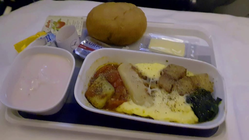 #Fly with me | Lufthansa Premium Economy A380 from Singapore to Frankfurt