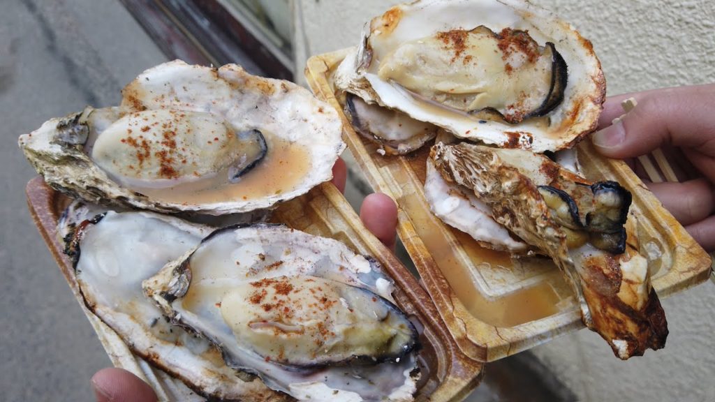 Japanese Street Food - Huge Japanese Grilled Oysters at Miyajima Island  Market | Hiroshima