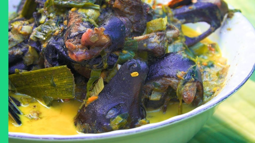 Eating BAT SOUP in North Sulawesi, Indonesia! What if I told you it’s actually good?