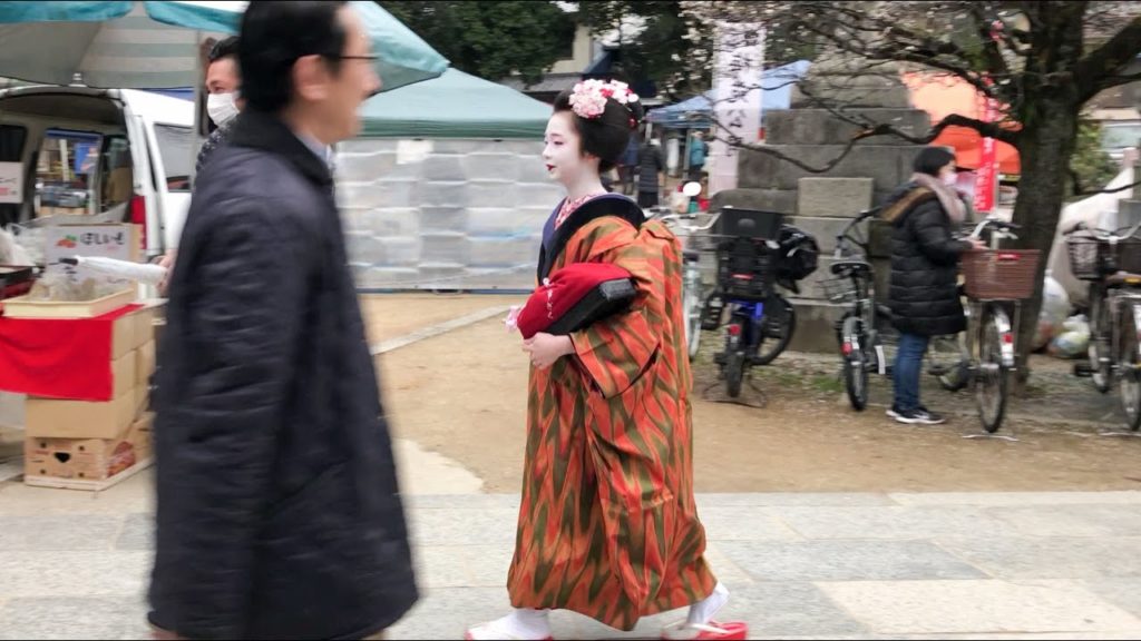 【4K】GEISHA at The Kitano Tenmangu Shrine in Kyoto Japan(Kioto Japón) Geishaspotting 梅花祭2020舞妓さん北野天満宮
