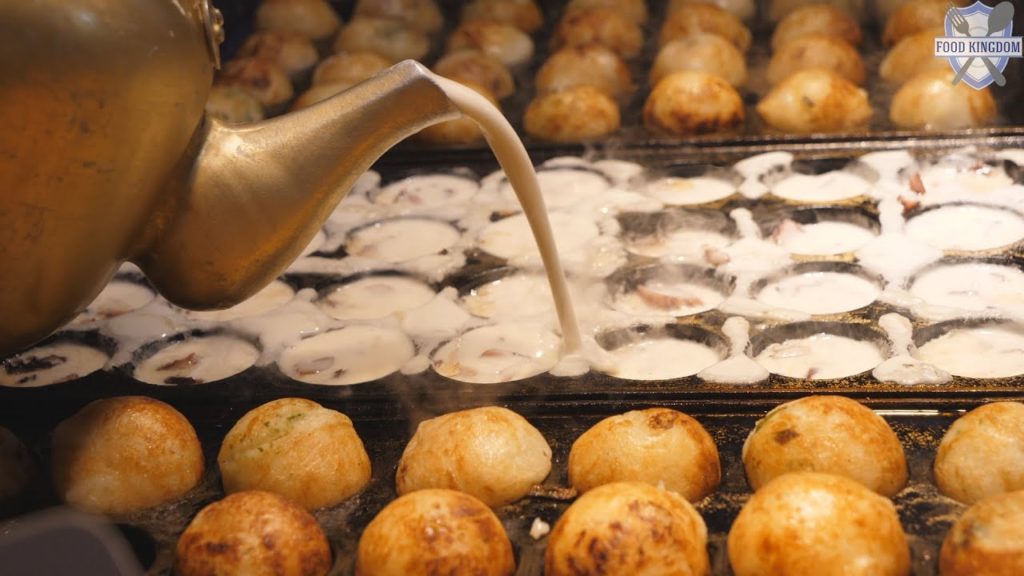 부산 깡통야시장의 줄서서 먹는 타코야끼 / 길거리음식