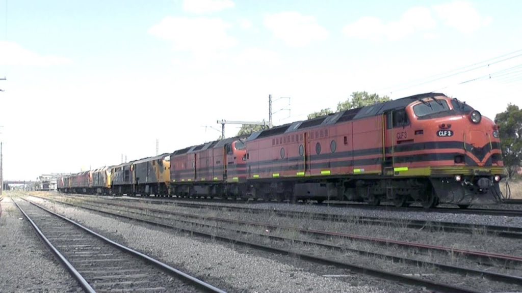 9 Streamliner Locomotive on Parade - So many locomotives in the one consist!