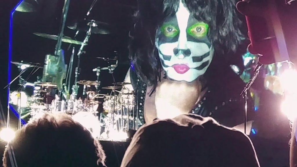 #kiss #NV #Laughlin KISS LIVE| PETER CRISS & BLOOD MOUTH GENE SIMMONS! #kiss #NV #Laughlin KISS LIVE| PETER CRISS & BLOOD MOUTH GENE SIMMONS!