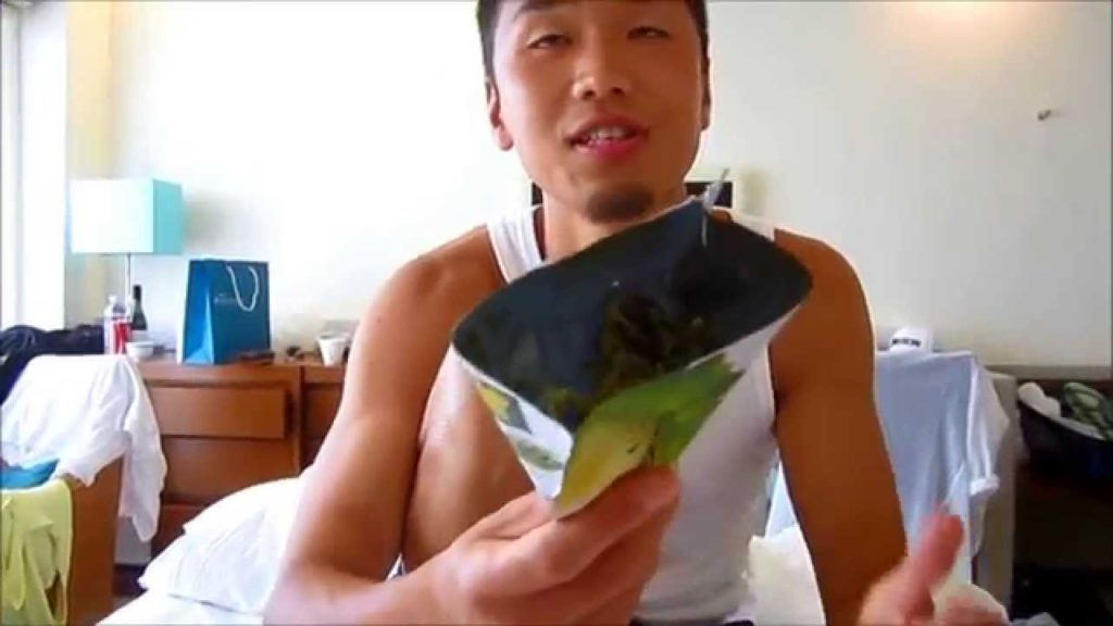 JAPANESE FOOD - Bitter Melon (goya) Chips in Okinawa!