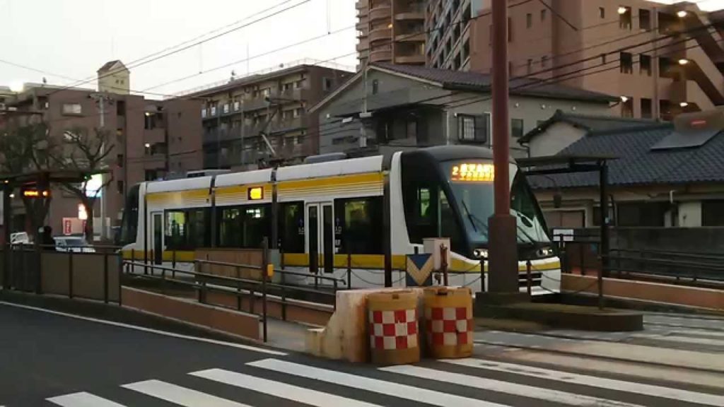 Can they all enter into the Tram? Many School Students in Kagoshima City, Japan!