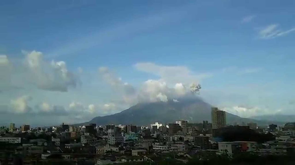 Moment of Eruption : Volcano Sakurajima in Kagoshima, Japan (2015/07/08 18:02) Sunny