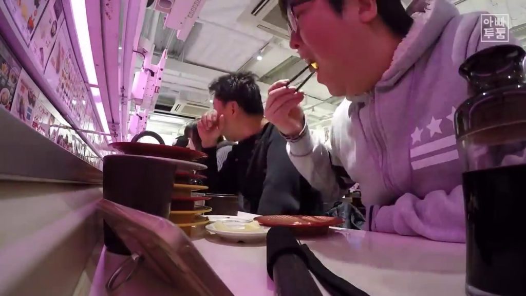 [여행]일본 후쿠오카 하카타역 가성비 맛집 100엔 스시 '우오베이'