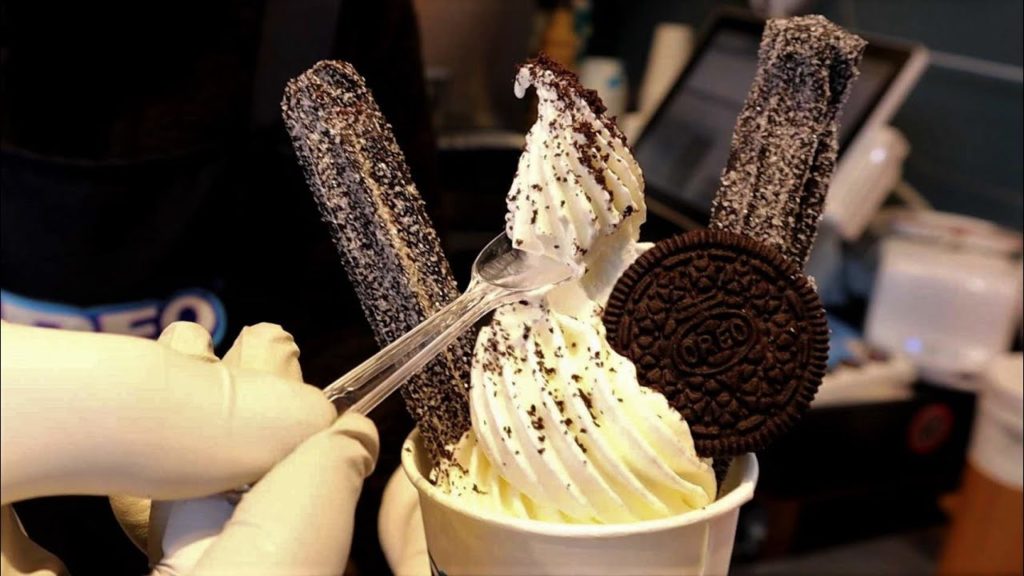 행복한 조합, 아이스크림 오레오 츄러스 - 망원시장 / 한국 길거리 음식 / OREO CHURROS ICE CREAM / KOREAN STREET FOOD