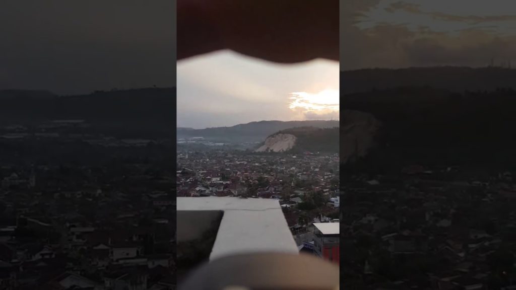 Top 10 Most Beautiful Places In The World b n m