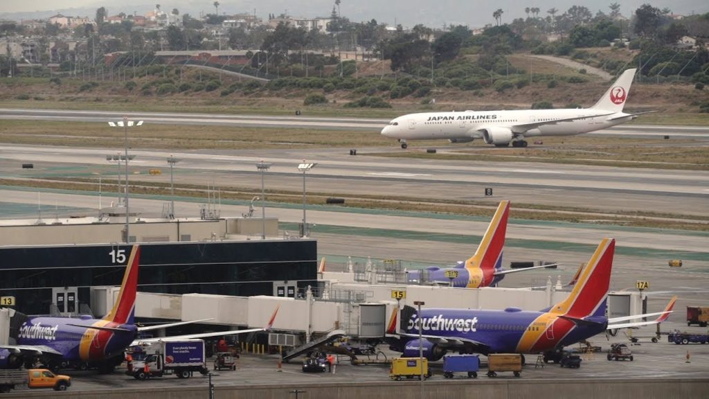 Los Angeles LAX Airport Live with Air Traffic Control