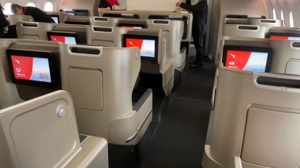Qantas Flight QF 29 Business Class Melbourne (Boeing 787 Dreamliner)to Hong Kong